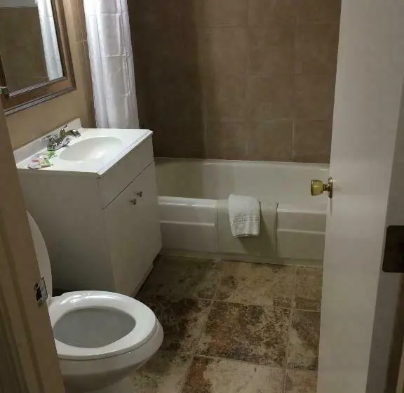 ファミリールーム, Townhouse Inn & Suites