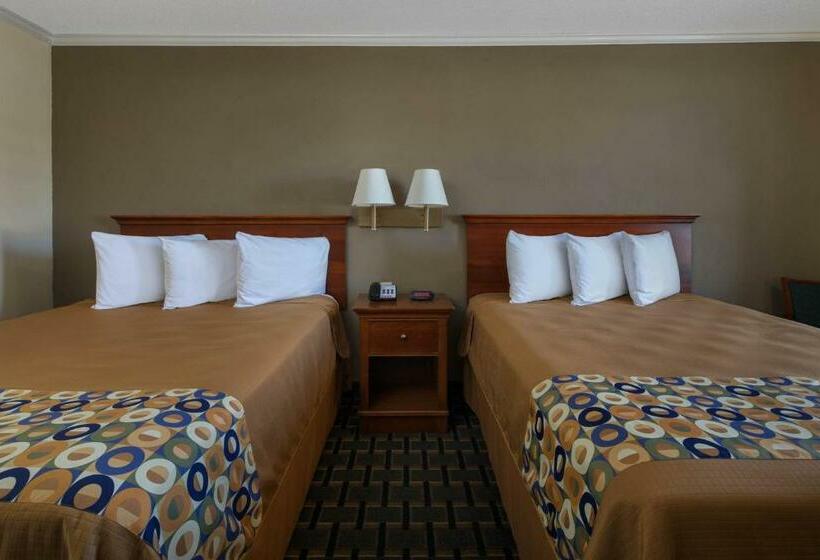 غرفه قياسيه سريرين مزدوجين, Travelodge By Wyndham Orangeburg