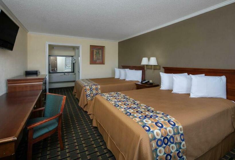 غرفه قياسيه سريرين مزدوجين, Travelodge By Wyndham Orangeburg