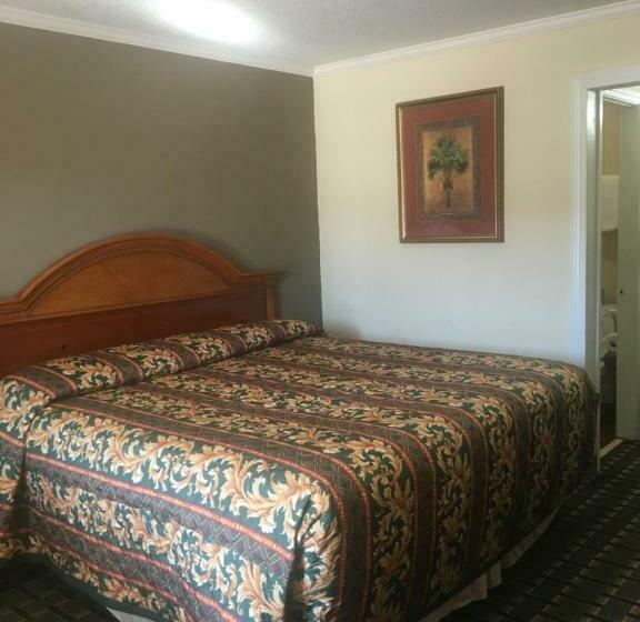 غرفة قياسية سرير كينج, Travelodge By Wyndham Orangeburg