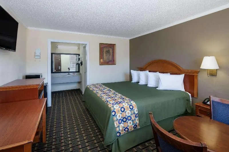 Standard-huone King-vuode, Travelodge By Wyndham Orangeburg