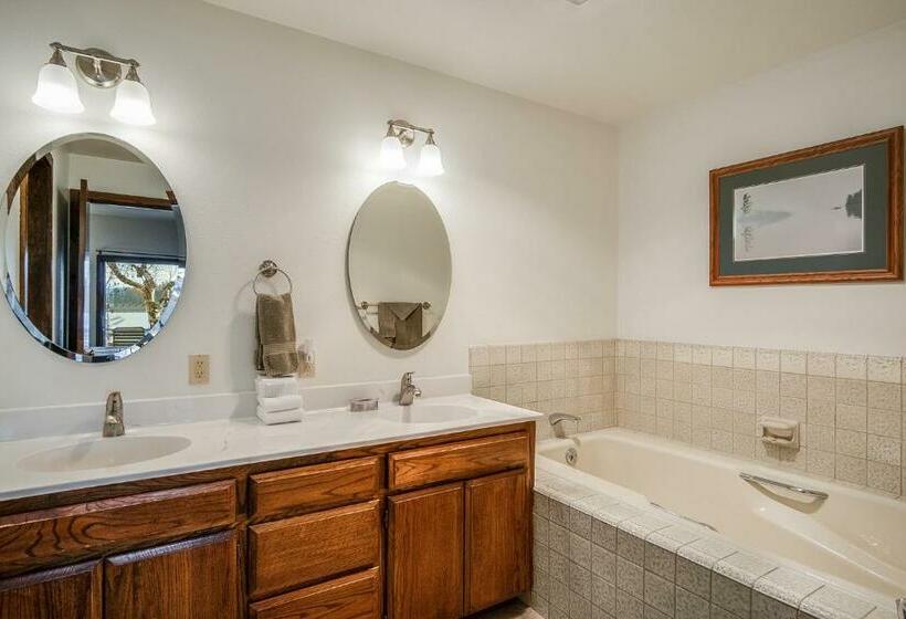 جناح غرفتين نوم, Pend Oreille Shores Resort