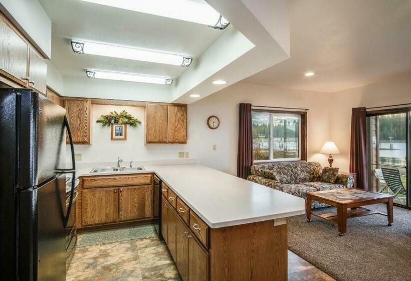 جناح, Pend Oreille Shores Resort