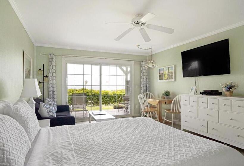 إستوديو قياسى, Beach Plum Resort