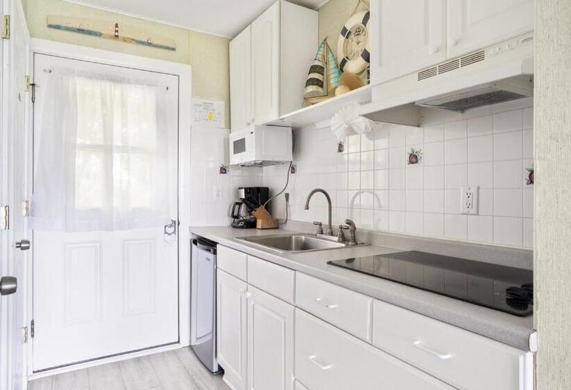 إستوديو قياسى, Beach Plum Resort