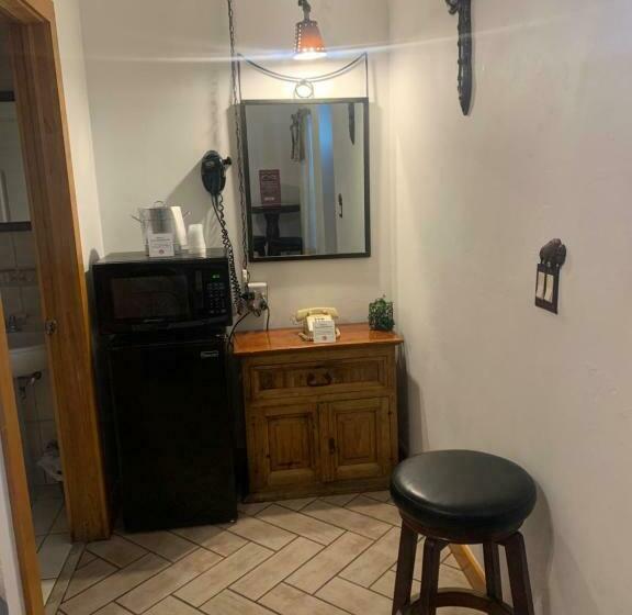 Номер Стандарт, Buffalo Chip's Ranch House Motel