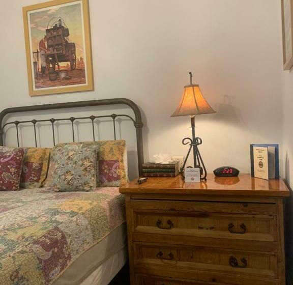 Номер Стандарт, Buffalo Chip's Ranch House Motel