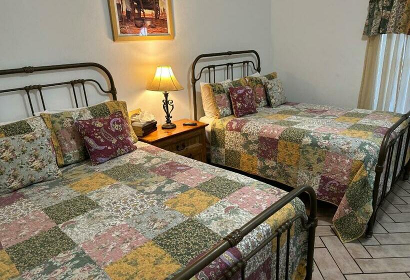 Standard-huone 2 Parivuodetta, Buffalo Chip's Ranch House Motel