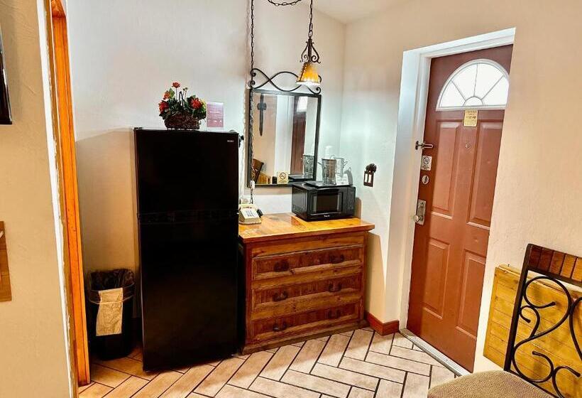 Номер Стандарт, Buffalo Chip's Ranch House Motel