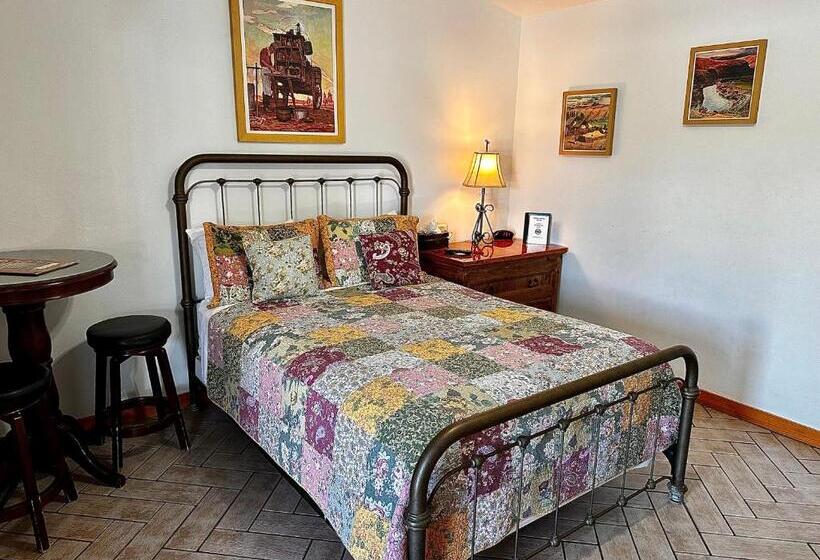 Номер Стандарт, Buffalo Chip's Ranch House Motel