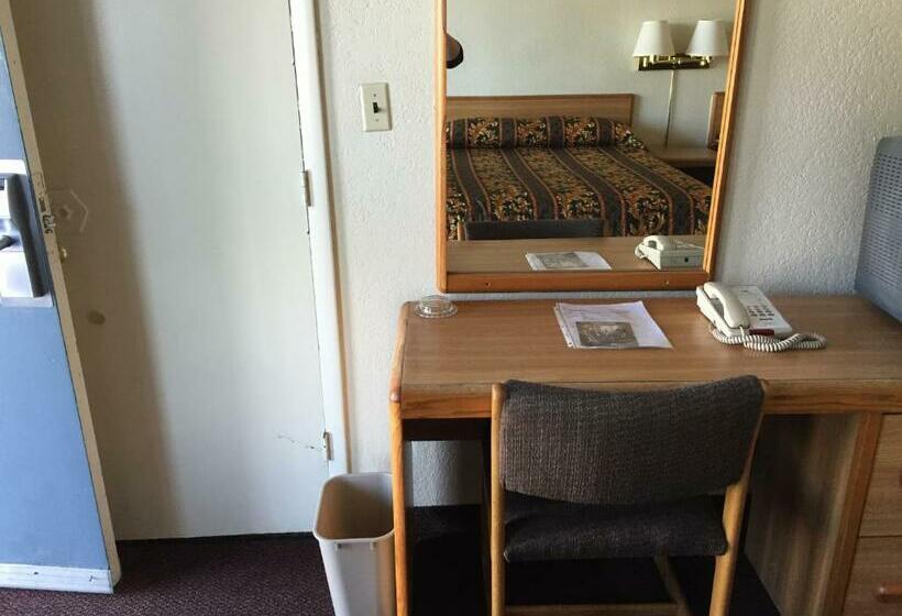 Номер Стандарт, Ez 8 Motel Airporter