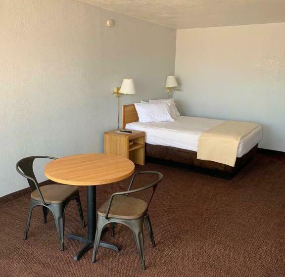 Номер Стандарт, Ez 8 Motel Airporter