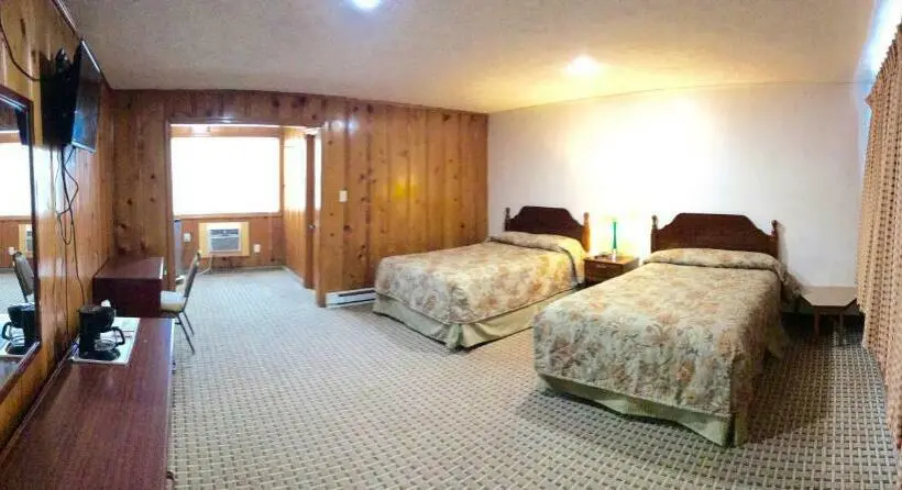 2ダブルベッドのスタンダードルーム, Horse Cave Motel