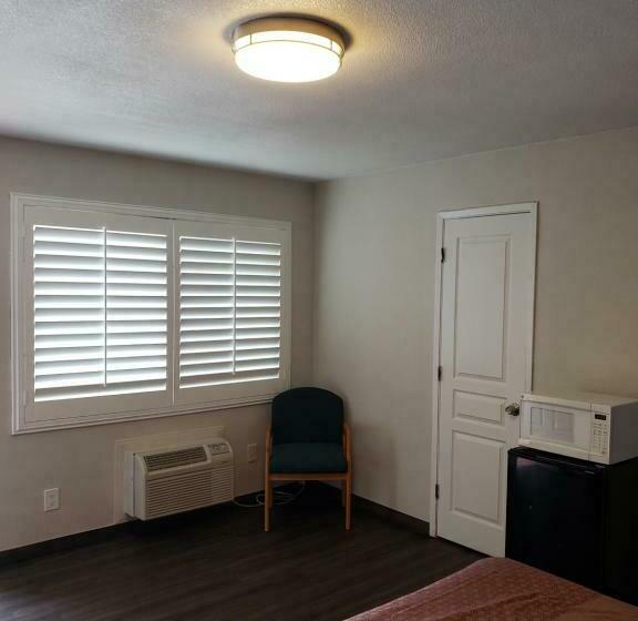 Номер Стандарт, Classic Inn And Suites