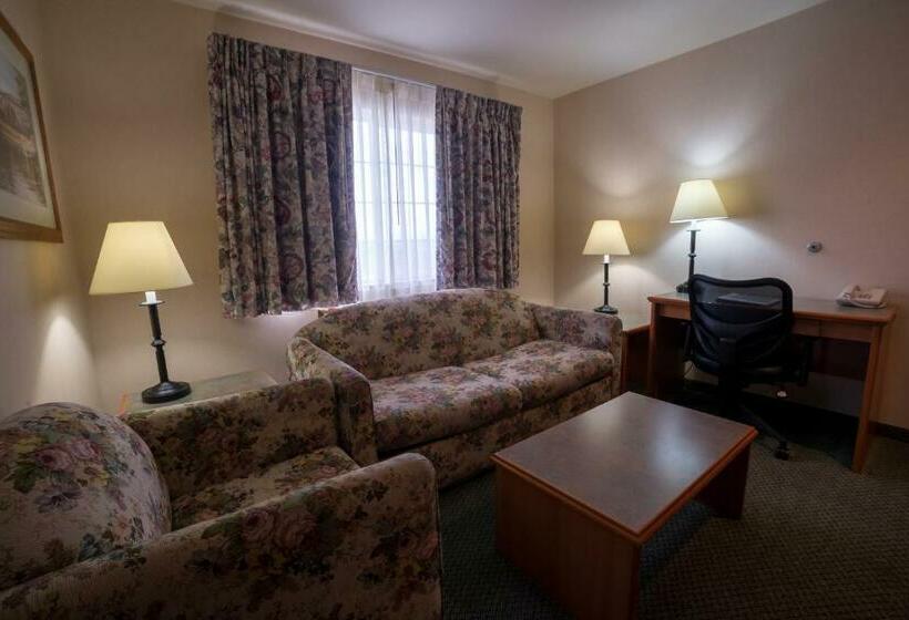 מיטת קינג בסוויטה, Surestay Plus By Best Western Enterprise