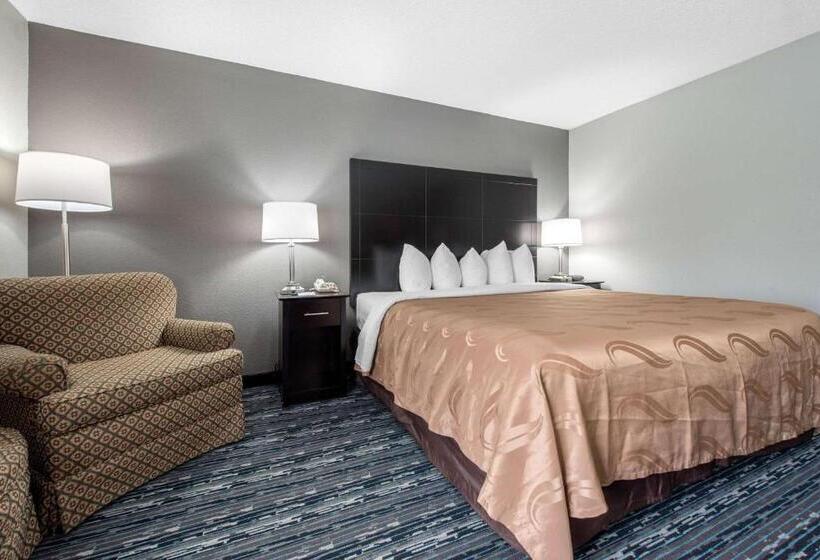 适合残疾人士使用的带超级大床的标准间, Quality Inn & Suites Brownsburg   Indianapolis West