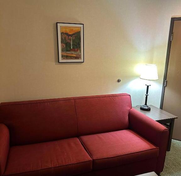 מיטת קינג בסוויטה, Surestay Plus By Best Western Enterprise