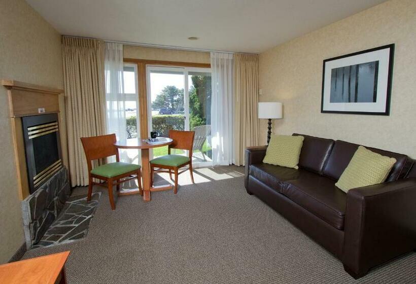 جناح, The Wayside Inn