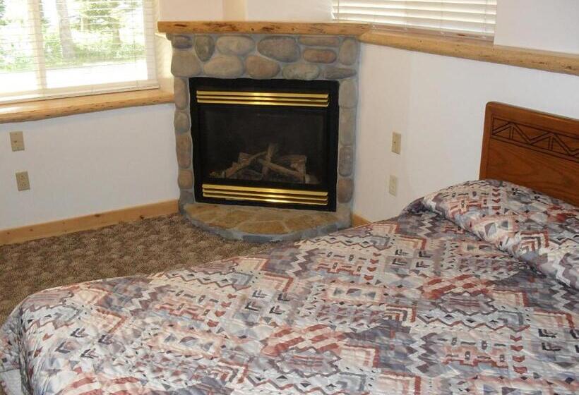 デラックストリプルルーム, Jared S Wild Rose Ranch Resort