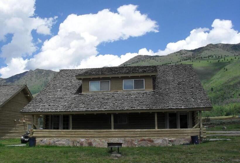 キャビン, Jared S Wild Rose Ranch Resort