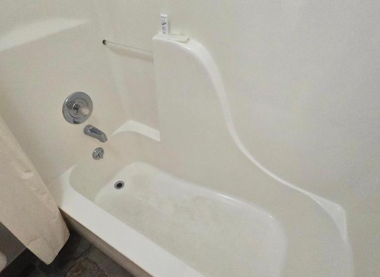 シングルベーシックルーム, Jared S Wild Rose Ranch Resort