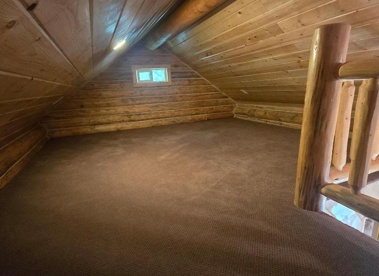 レイクビュースタンダードルーム, Jared S Wild Rose Ranch Resort