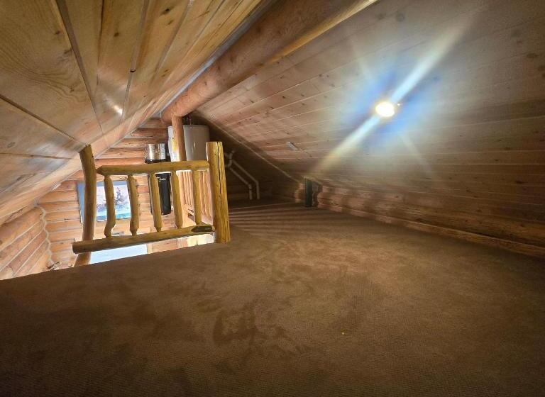 レイクビュースタンダードルーム, Jared S Wild Rose Ranch Resort