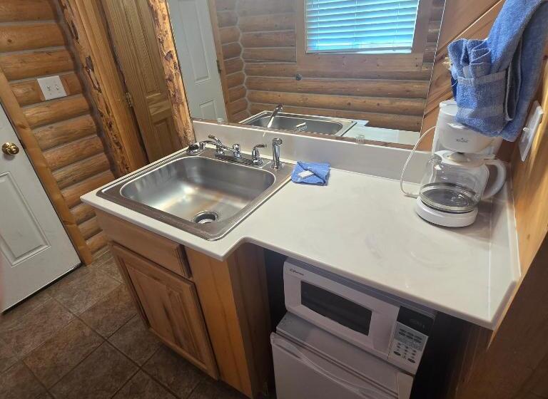 レイクビュースタンダードルーム, Jared S Wild Rose Ranch Resort