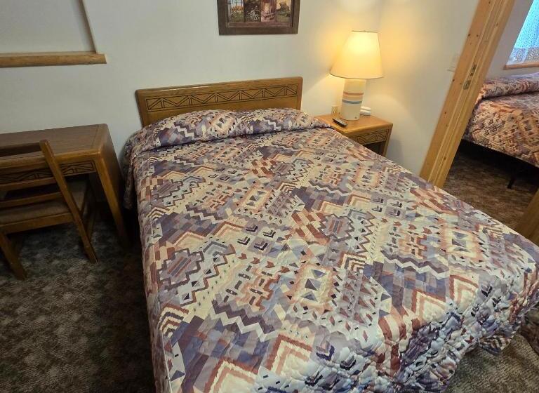 デラックストリプルルーム, Jared S Wild Rose Ranch Resort