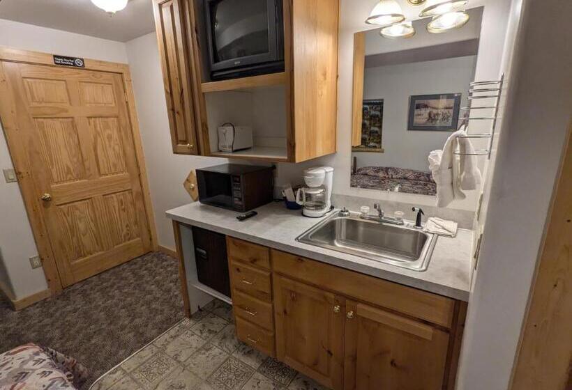 ベーシックトリプルルーム, Jared S Wild Rose Ranch Resort