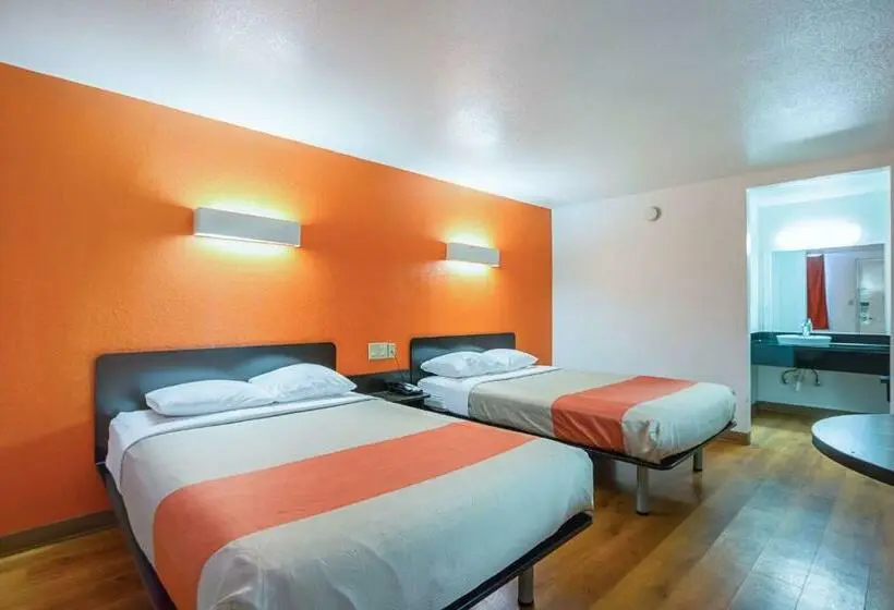 Standard Neljän Hengen Huone, Motel 6 Round Rock, Tx
