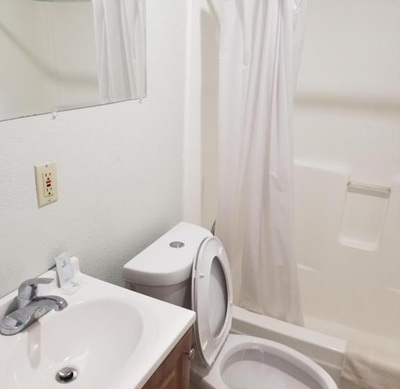 스탠다드 룸, Budget Inn And Suites Eagan