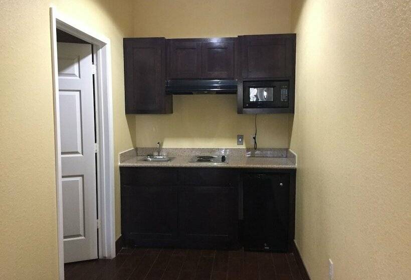 جناح عائلي, Highlands Suites