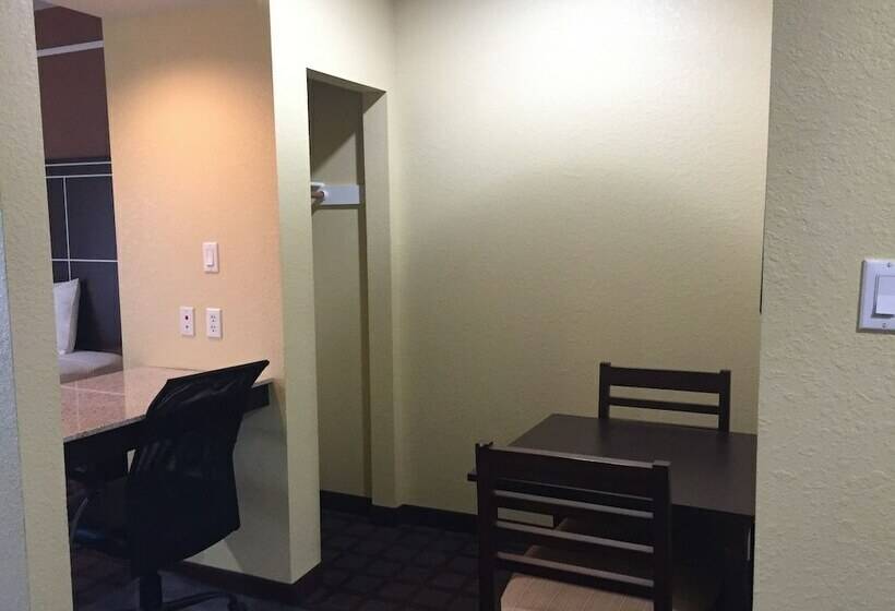 جناح عائلي, Highlands Suites