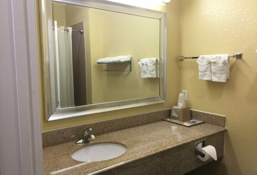 جناح عائلي, Highlands Suites