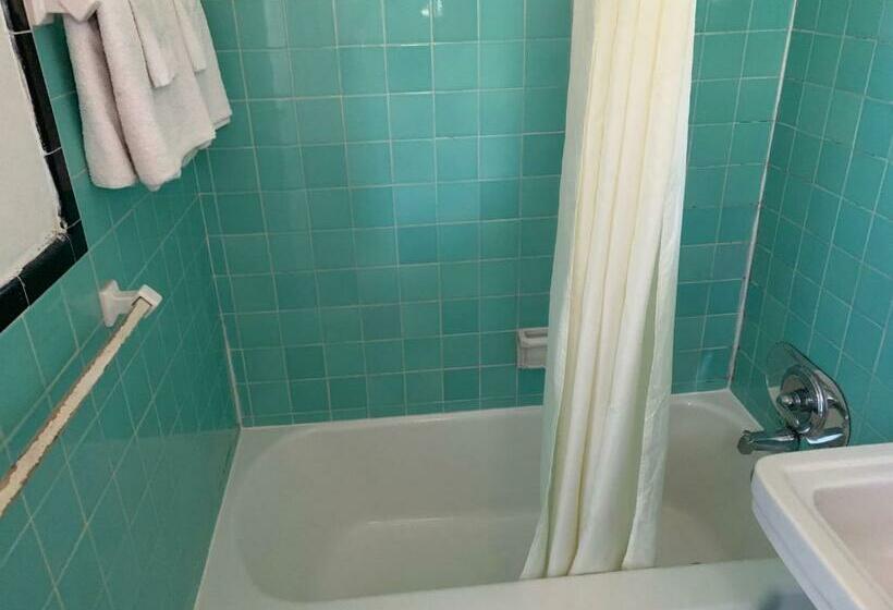 חדר סטנדרט עם מיטת קינג, Travel Inn Daytona