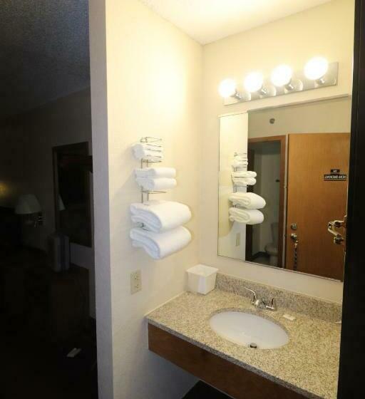 غرفة قياسية لذوى الاحتياجات الخاصة, Travelodge By Wyndham Redwood Falls