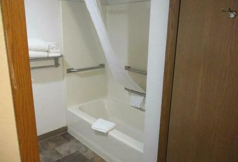 Standard-invahuone, Travelodge By Wyndham Redwood Falls
