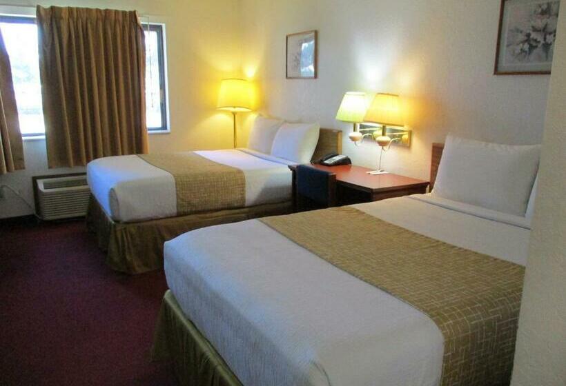 غرفه قياسيه سريرين مزدوجين, Travelodge By Wyndham Redwood Falls
