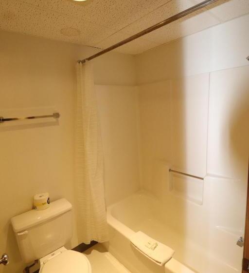 غرفه قياسيه سريرين مزدوجين, Travelodge By Wyndham Redwood Falls