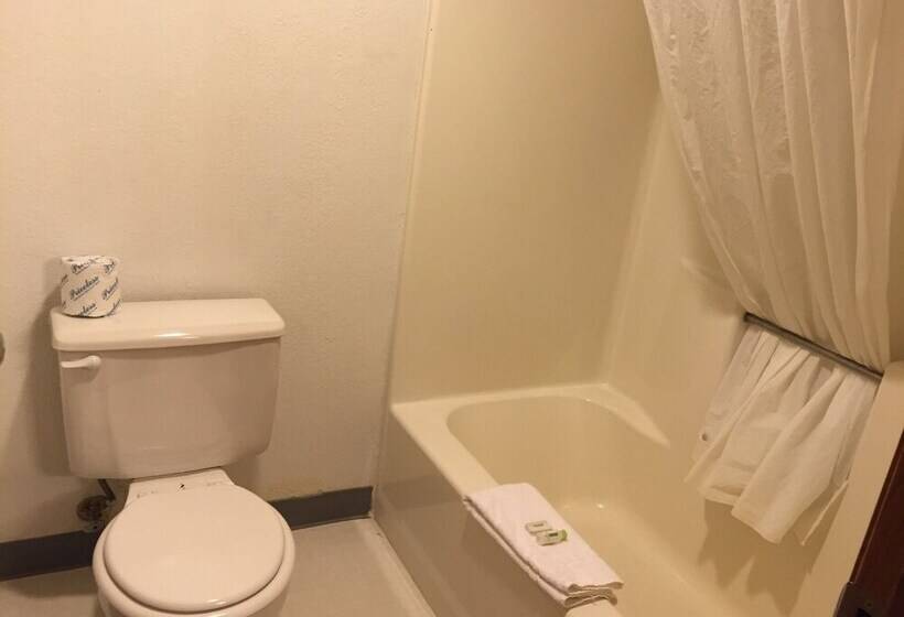 غرفه قياسيه سريرين مزدوجين, Travelodge By Wyndham Redwood Falls