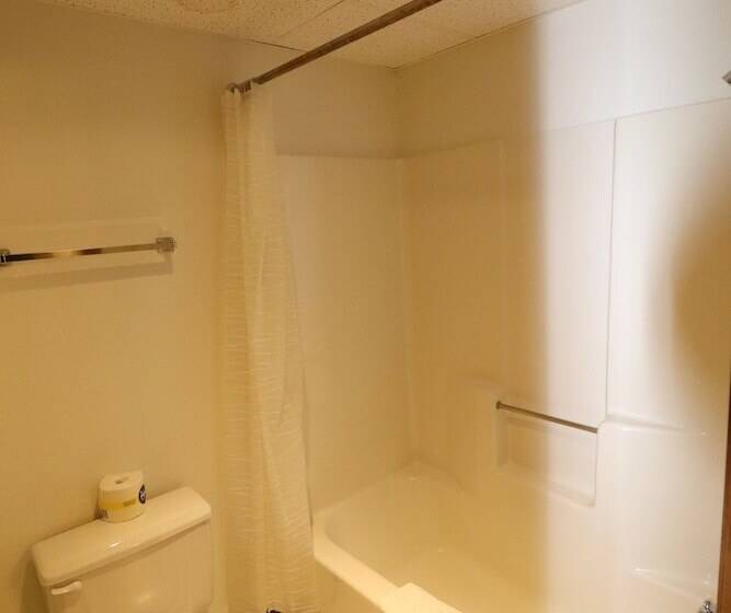 Номер Стандарт 2 Двуспальные Кровати, Travelodge By Wyndham Redwood Falls