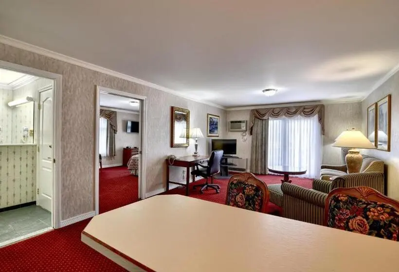 Executive-sviitti parvekkeella, Roosevelt Inn & Suites Saratoga Springs