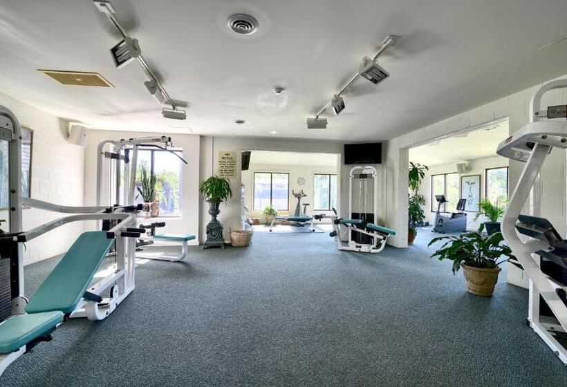 Представительский люкс с балконом, Roosevelt Inn & Suites Saratoga Springs