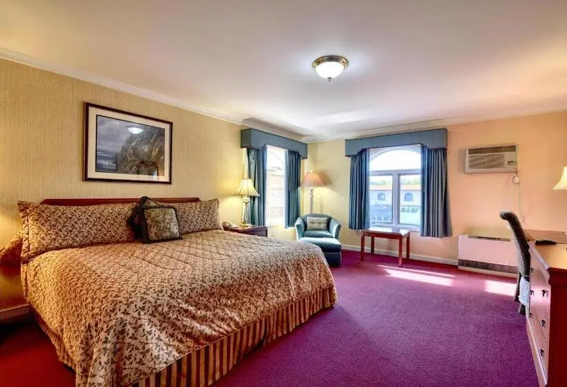 Deluxe-huone King-vuode, Roosevelt Inn & Suites Saratoga Springs