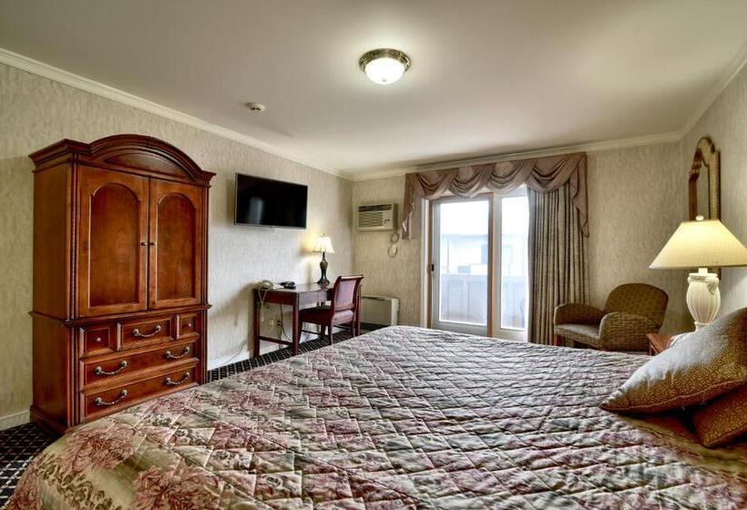 غرفة ديلوكس مزودة بشرفة, Roosevelt Inn & Suites Saratoga Springs