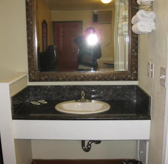 Номер Deluxe, Sunshine Motel