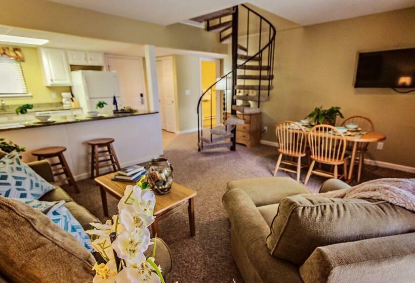 Апартаменты Deluxe 2 Спальни, Tanglwood Resort