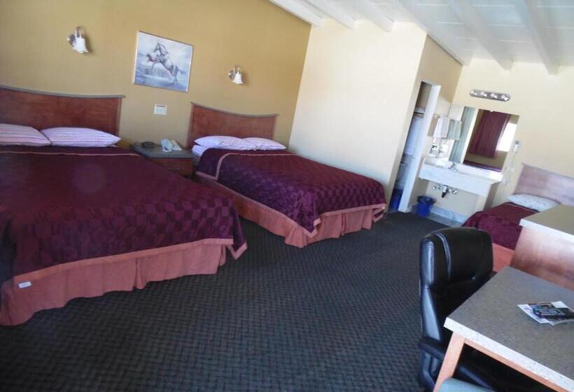 Семейный Номер, Trails Motel