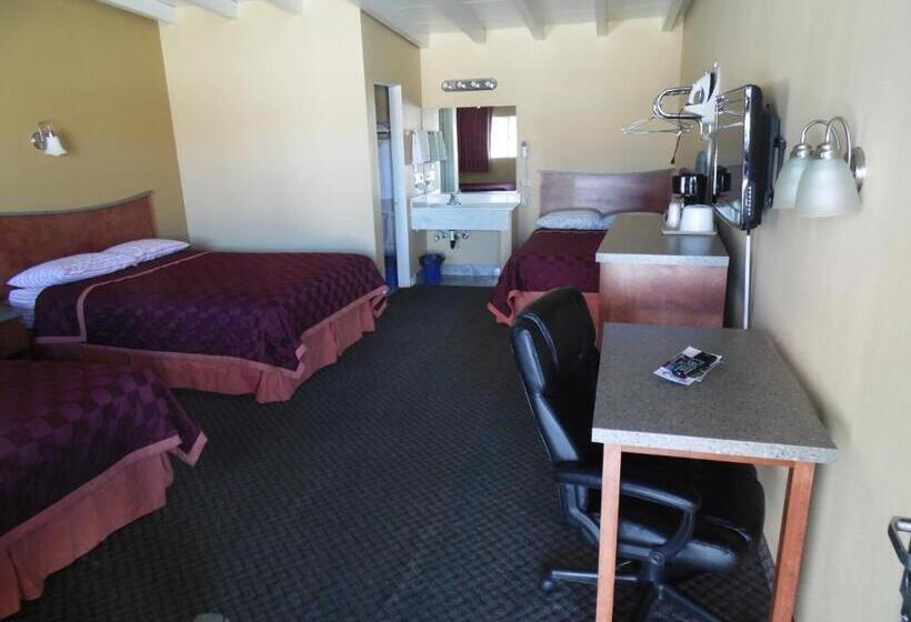 Семейный Номер, Trails Motel